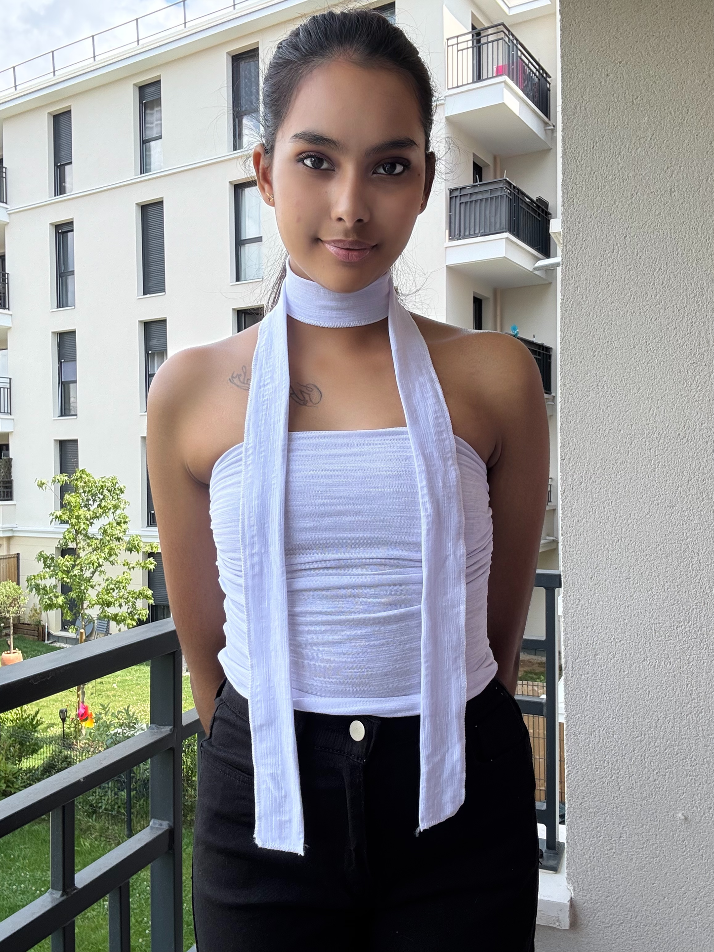 Top sans manches avec choker