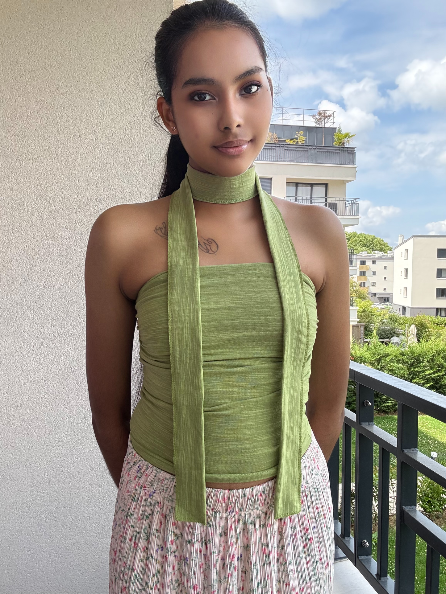 Top sans manches avec choker